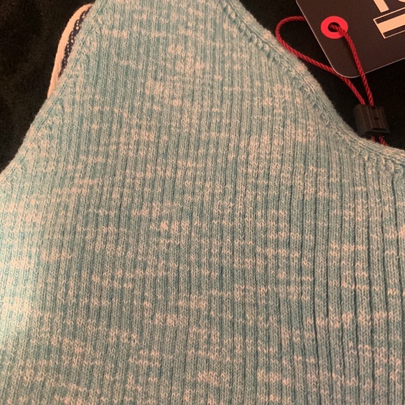 Nwt Tommy Hilfiger crop top - Picture 2 of 5